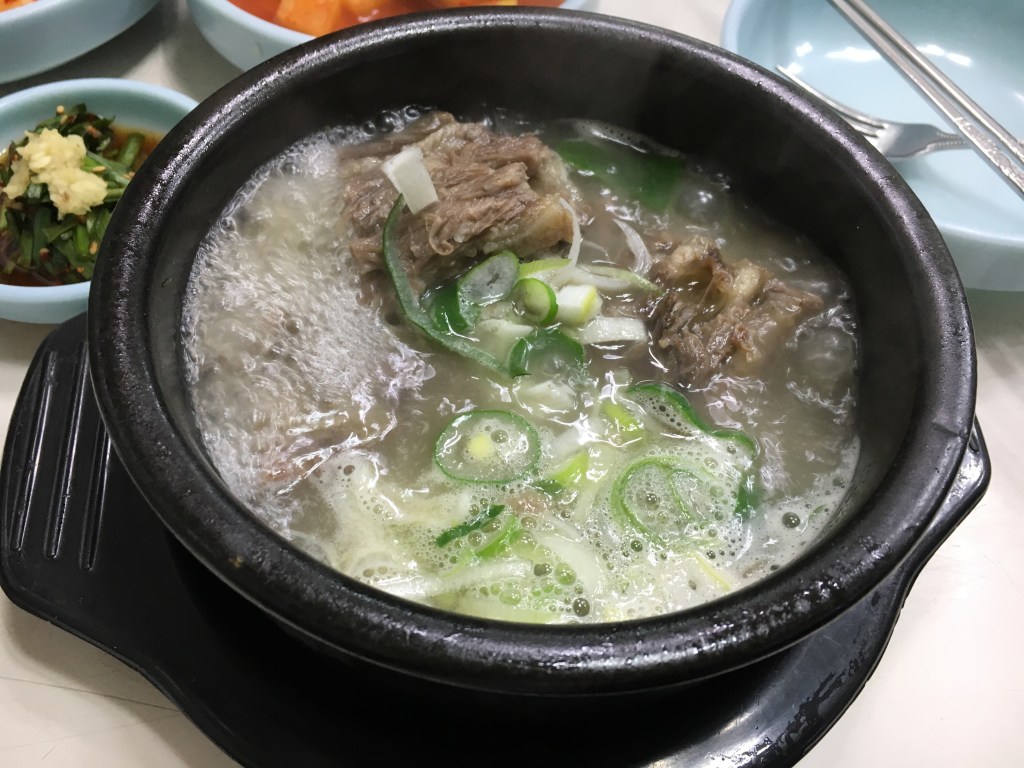 Oxtail soup @ Jinjujip.