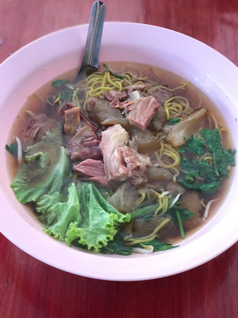 Egg noodle with streaky beef and tendon @ Rod Yiam. Photo credit: Aaron.