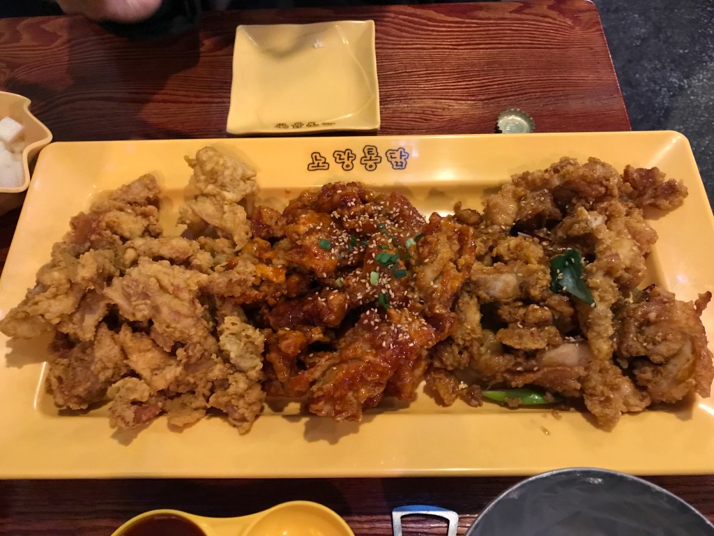 Fried chicken @ 노랑통닭 서울역점. Photo credit: Aaron.