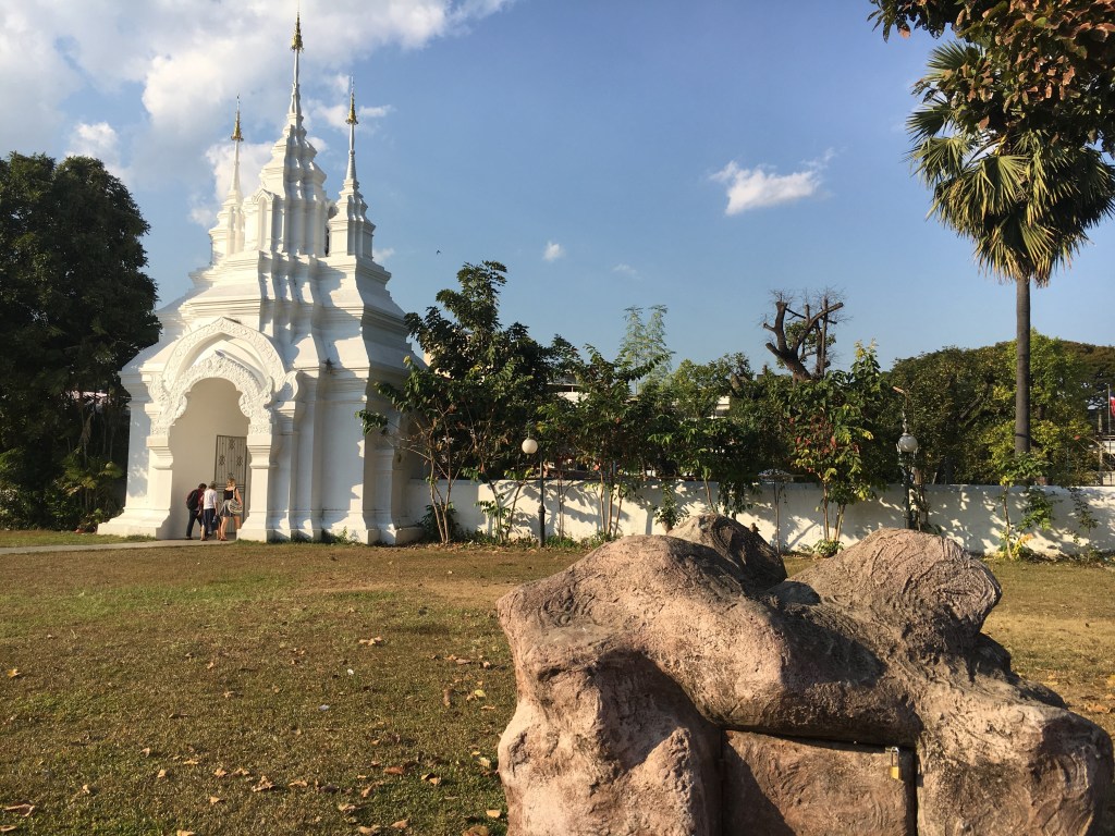 The exit of Wat Suan Dok.