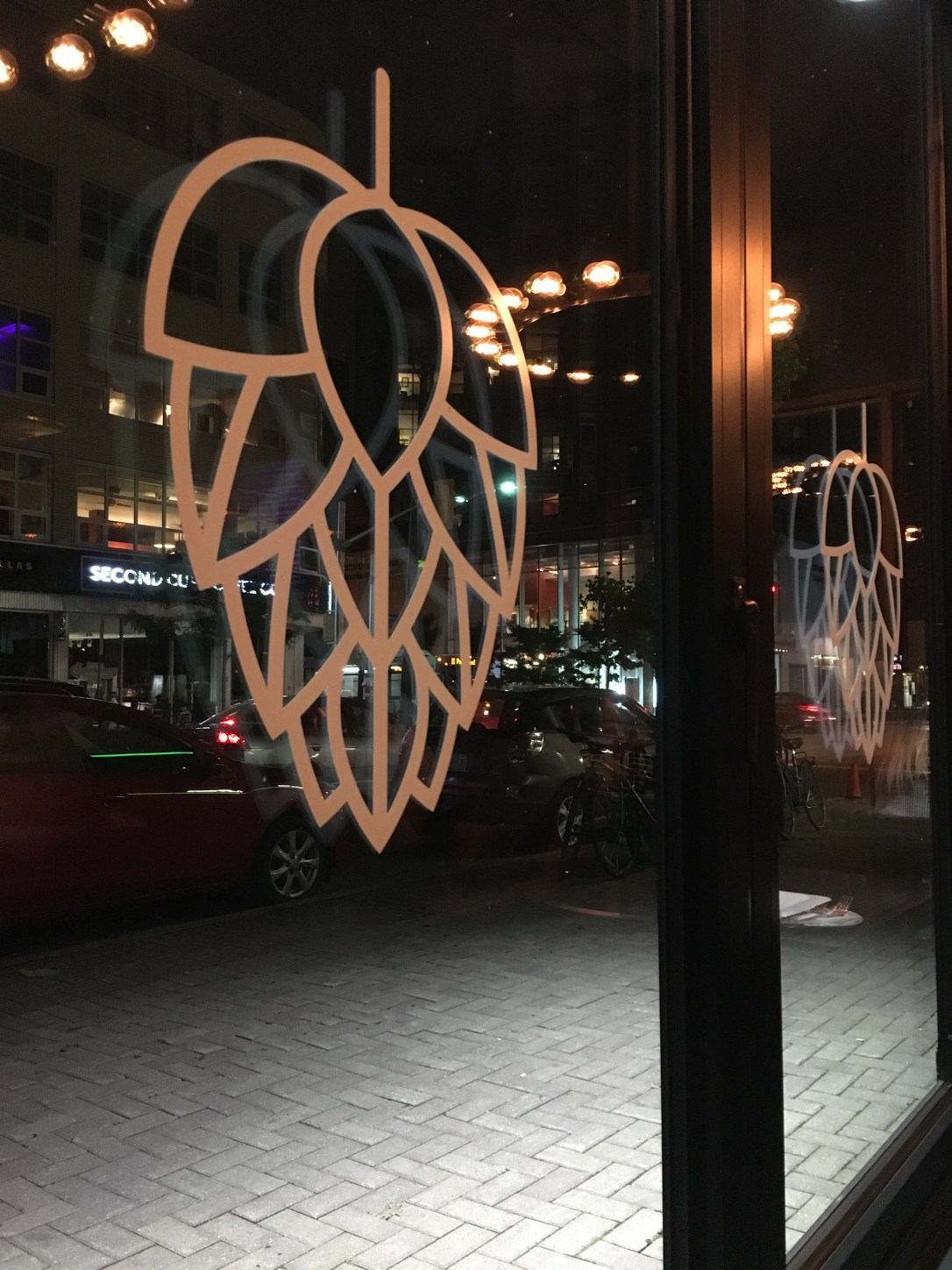 Hops symbols on the window of Bar Lulupus