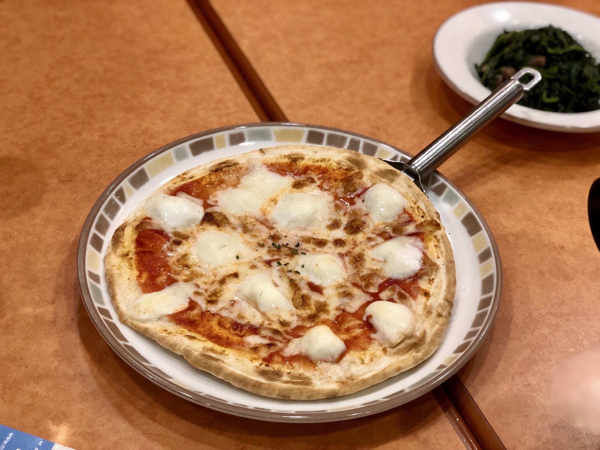 Triple Buffalo Mozzarella Cheese Pizza @ Saizeriya